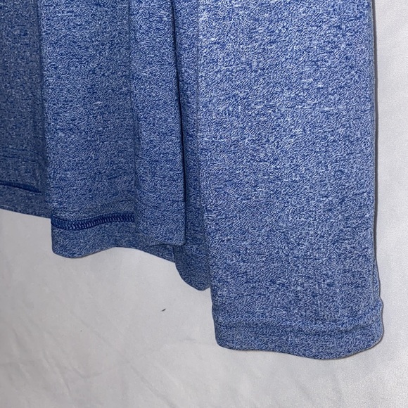 Mens Under Armour pullover. - Picture 7 of 8